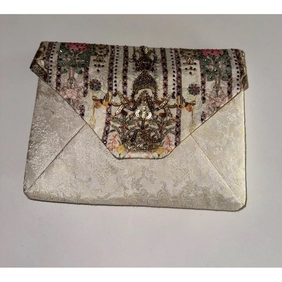 NEW CAMILLA ANTHROPOLOGIE "GOLDEN AGE" IVORY SILK ENVELOPE BAG CLUTCH SAC POUCH - Picture 2 of 8